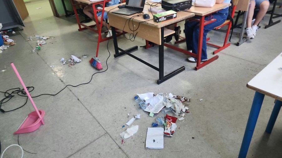 Greva në shkollën “Ismail Qemali” dhe përplasjet për pastrimin e klasave