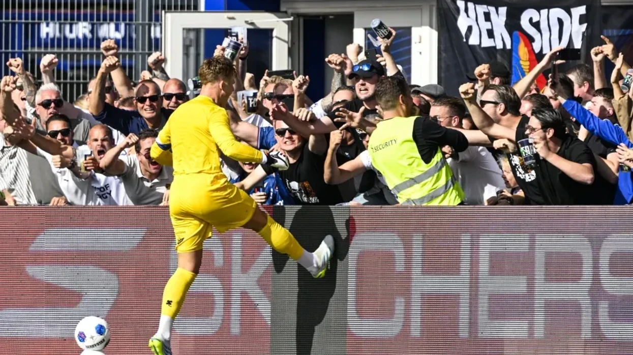 Ronald Koeman Jr u bë portieri i parë në Eredivisie që shënoi dy gola në një ndeshje të vetme.