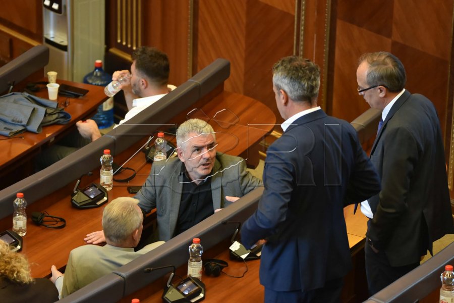 Përplasja për nënkryetarin e Kuvendit: Kërçeli kundër Shalës dhe kërkesës për vota