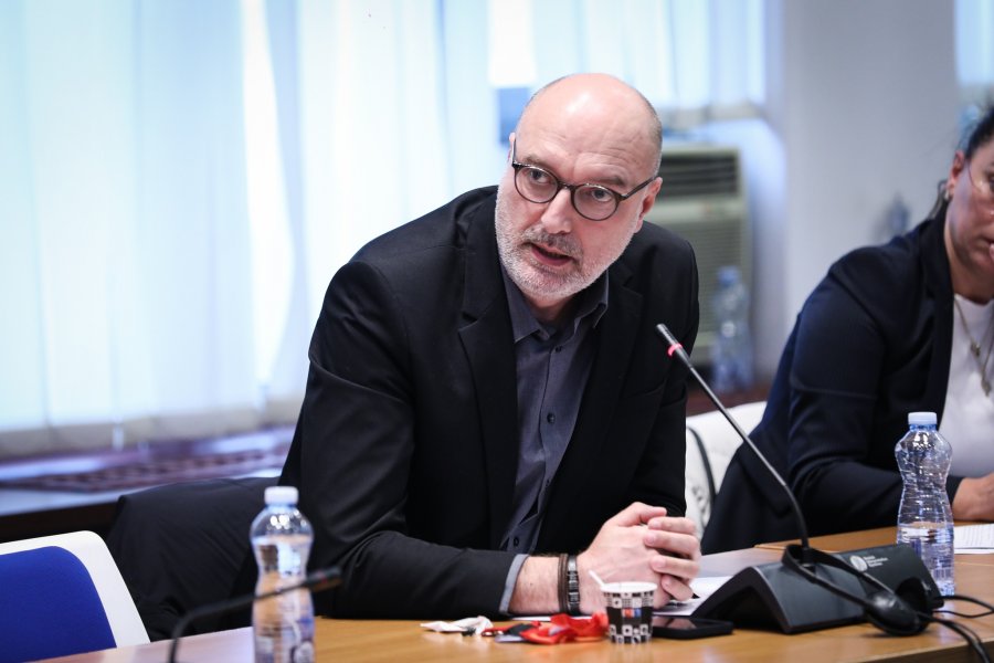 Albulena Haxhiu u zgjodh kryetare e Kuvendit me 62 vota për në seancën konstituive të legjislaturës së re të Kosovës.