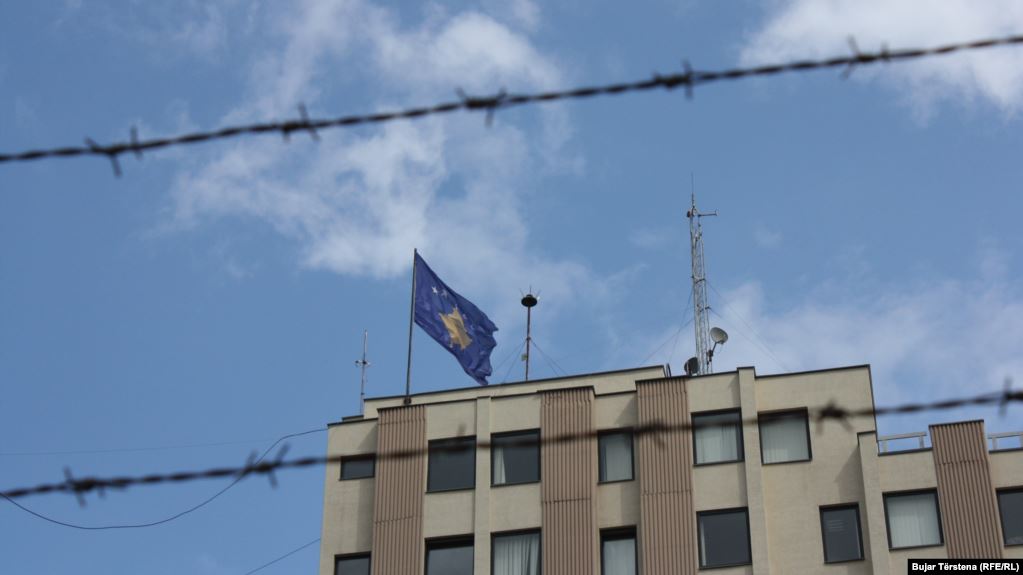 Veshjet protokollare të MPJ-së, kontrata me vlerë 990 euro për stafin zyrtar
