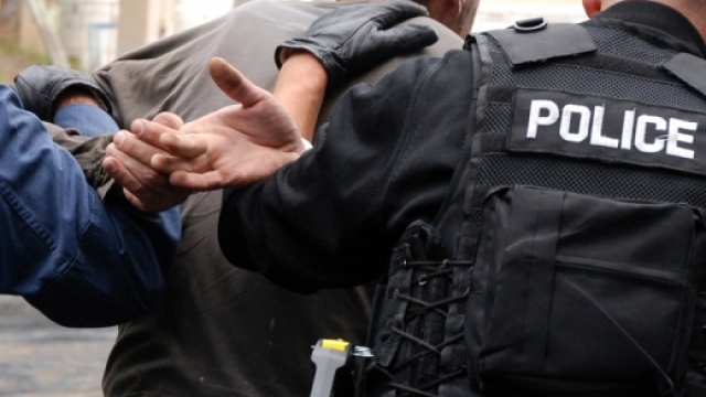 Incident i dhunshëm në Prizren, tre të arrestuar për sulm ndaj policisë