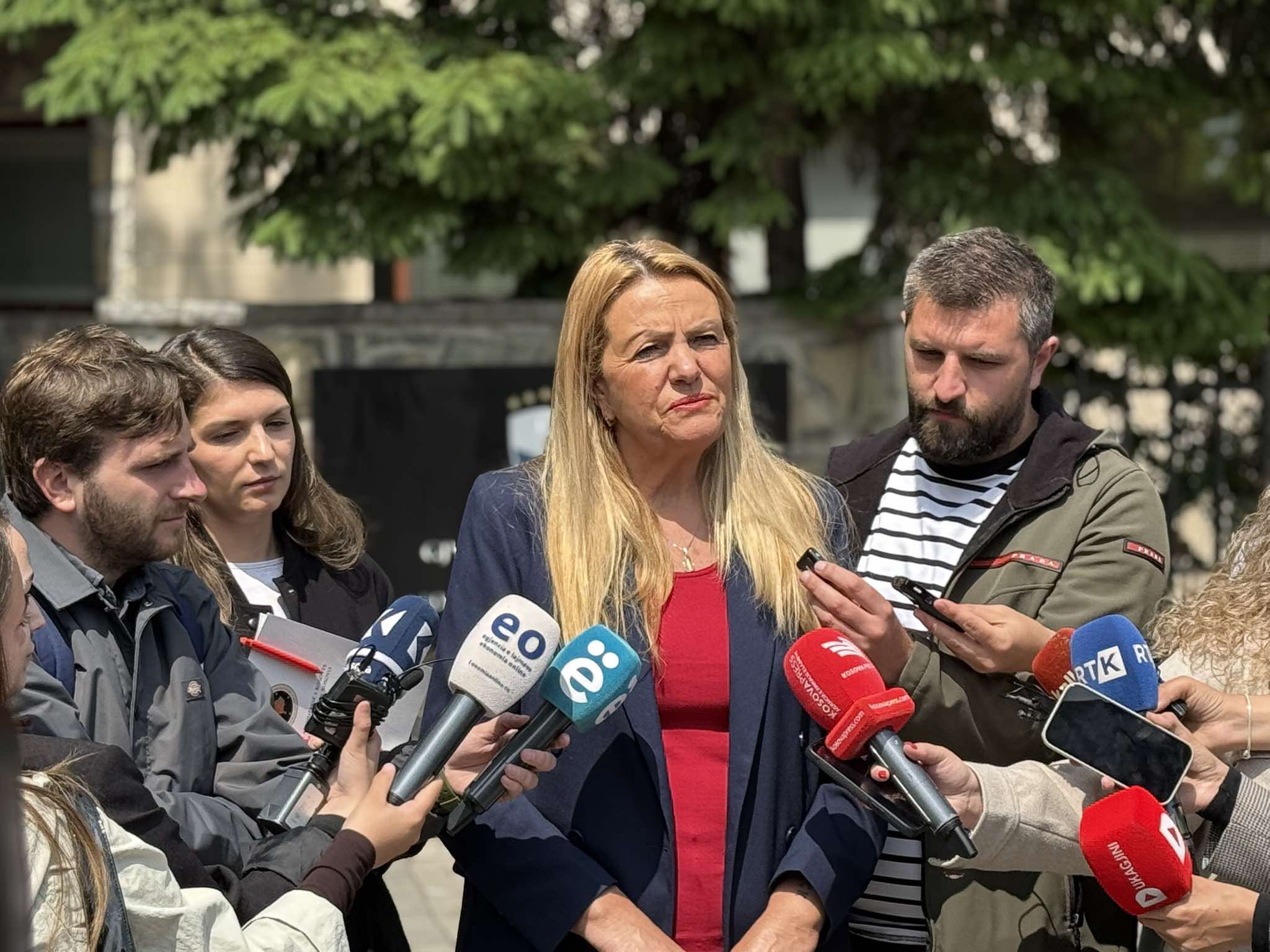 Akuzat e forta të Kadrijajt ndaj Kurtit dhe VV-së pas ndërprerjes së seancës konstituive