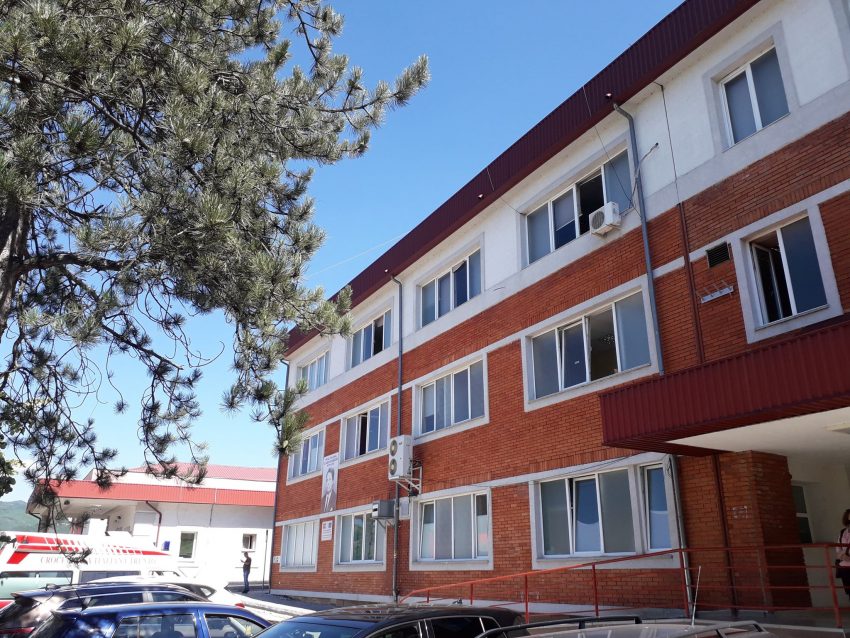 Spitali i Mitrovicës shpall kontratë për pajisje mjekësore me vlerë mbi 59 mijë euro