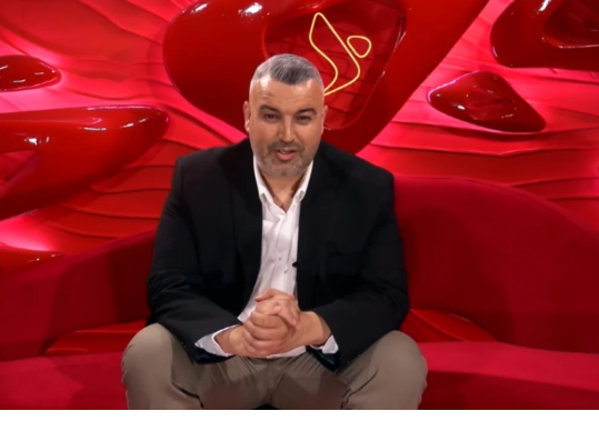 Rogerti i ka dalë në mbështetje Edit pas incidentit me Jozin, duke e inkurajuar të mbajë kokën lart dhe duke e cilësuar tradhtinë si diçka jo fisnike.