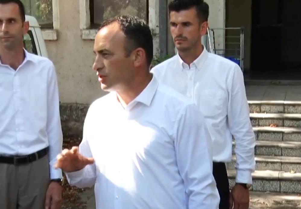 Kryetari i Obiliqit mohon ekzistencën e varrezës masive dhe thotë se në ish-Shkollën Teknike është tentuar kultivimi i narkotikëve.