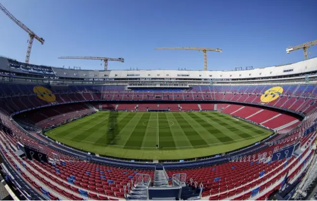 Finalja e Champions League 2029: A do të shkëlqejë Camp Nou mbi Wembley?