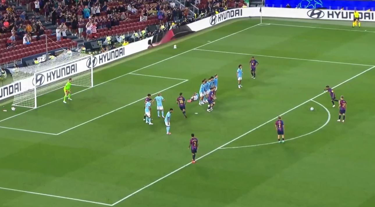 Lamine Yamal shënon supergol nga gjuajtja e lirë në Champions League