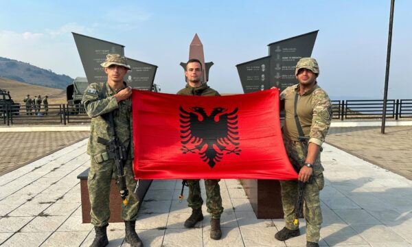 Përgatitjet intensive të ushtarakëve shqiptarë në Kosovë për garën “Cambrian Patrol”