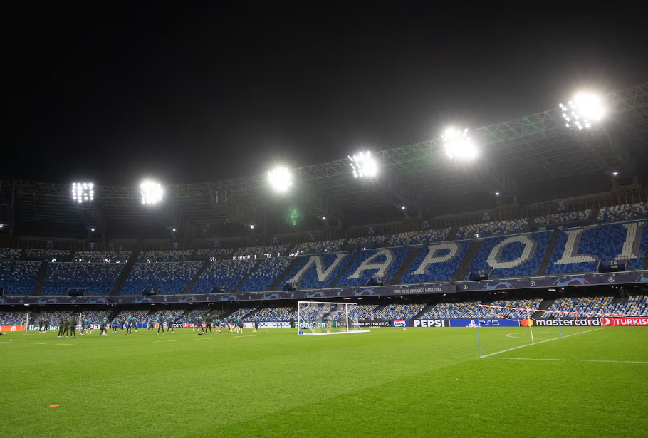 Napoli ka shitur rreth 45,000 bileta për ndeshjen e Champions ndaj Arsenalit, duke shtuar masat e sigurisë për rrezikun e lartë të rendit publik.