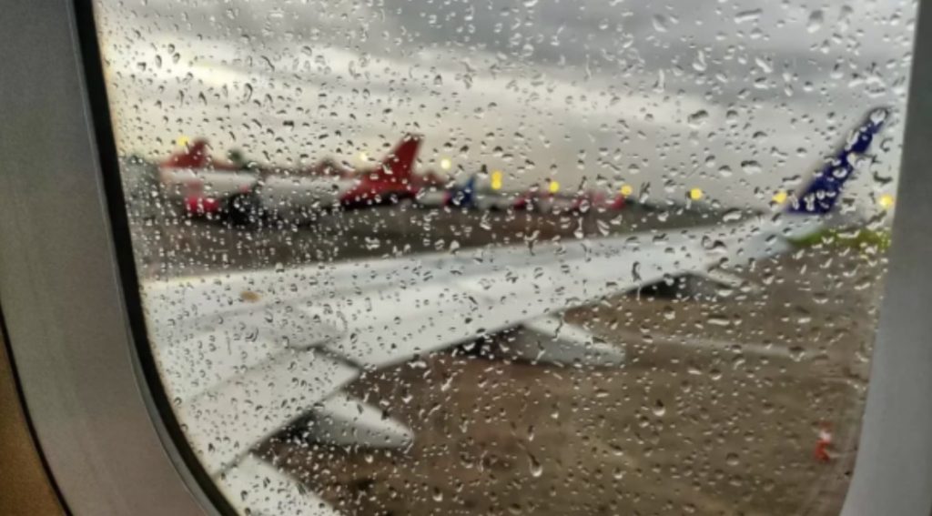 Stuhia në Shkup detyron avionin nga Cyrihu të ndryshojë destinacionin