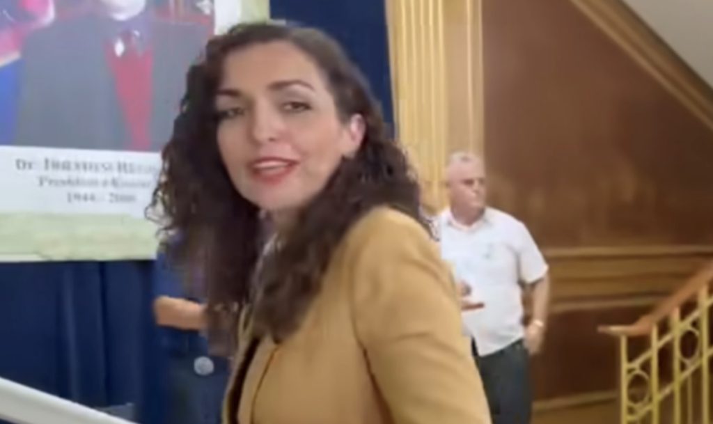 Mosvotimi i Slavko Simiqit nga Vjosa Osmani për nënkryetar të Kuvendit