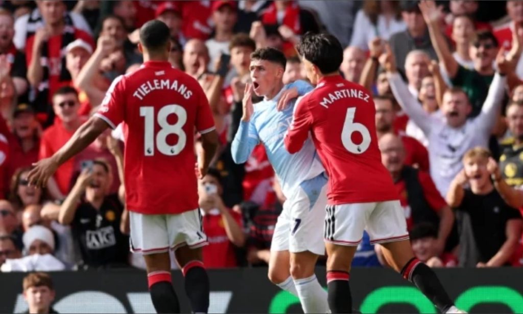 Premierliga konfirmon zyrtarisht se Phil Foden u ndëshkua me karton të kuq për goditje ndaj Bruno Fernandes në minutën e 23-të.