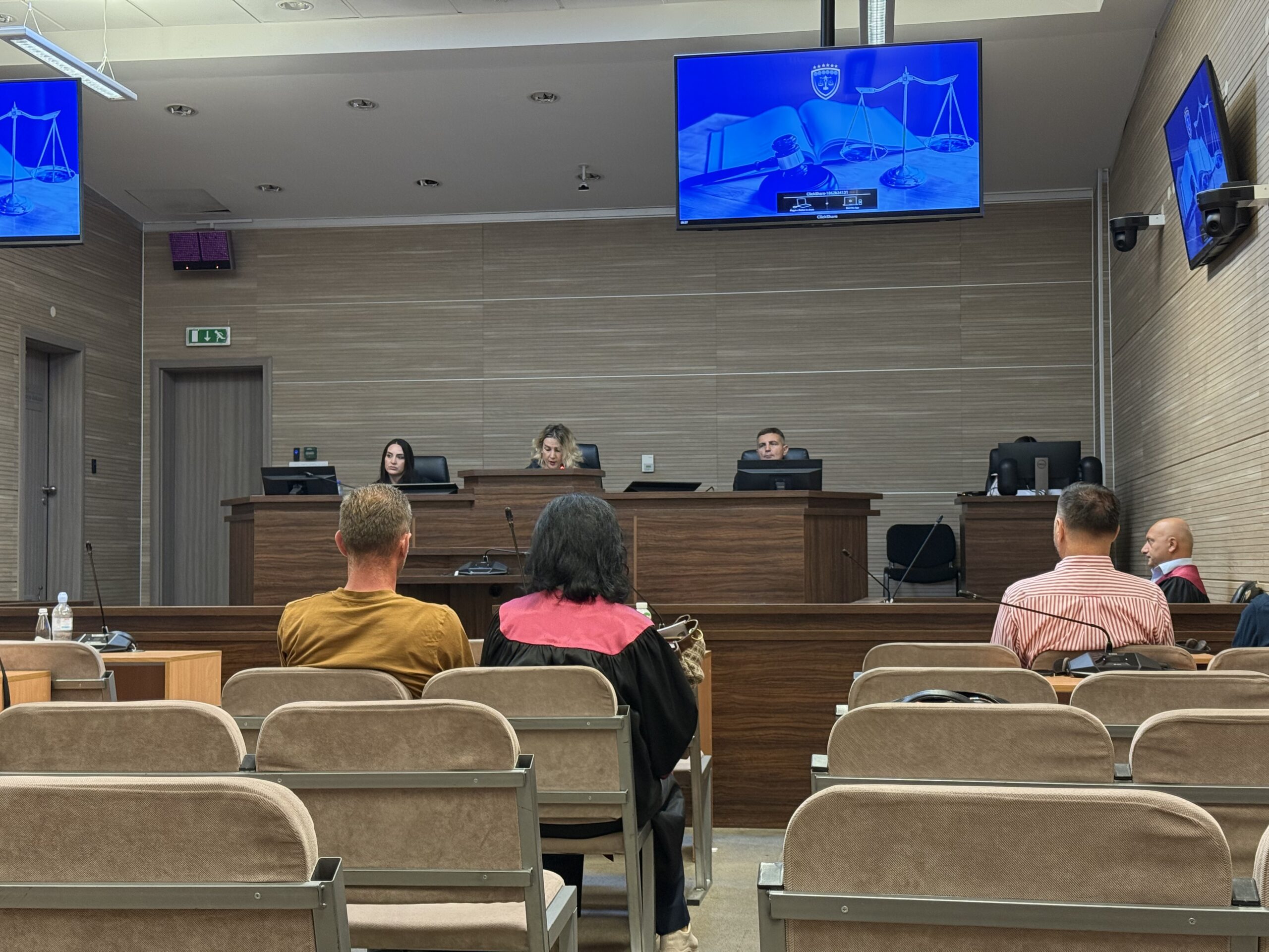 Dosja e Telekomit bllokohet nga mungesa e avokatëve, 164 telefona në qendër të hetimeve