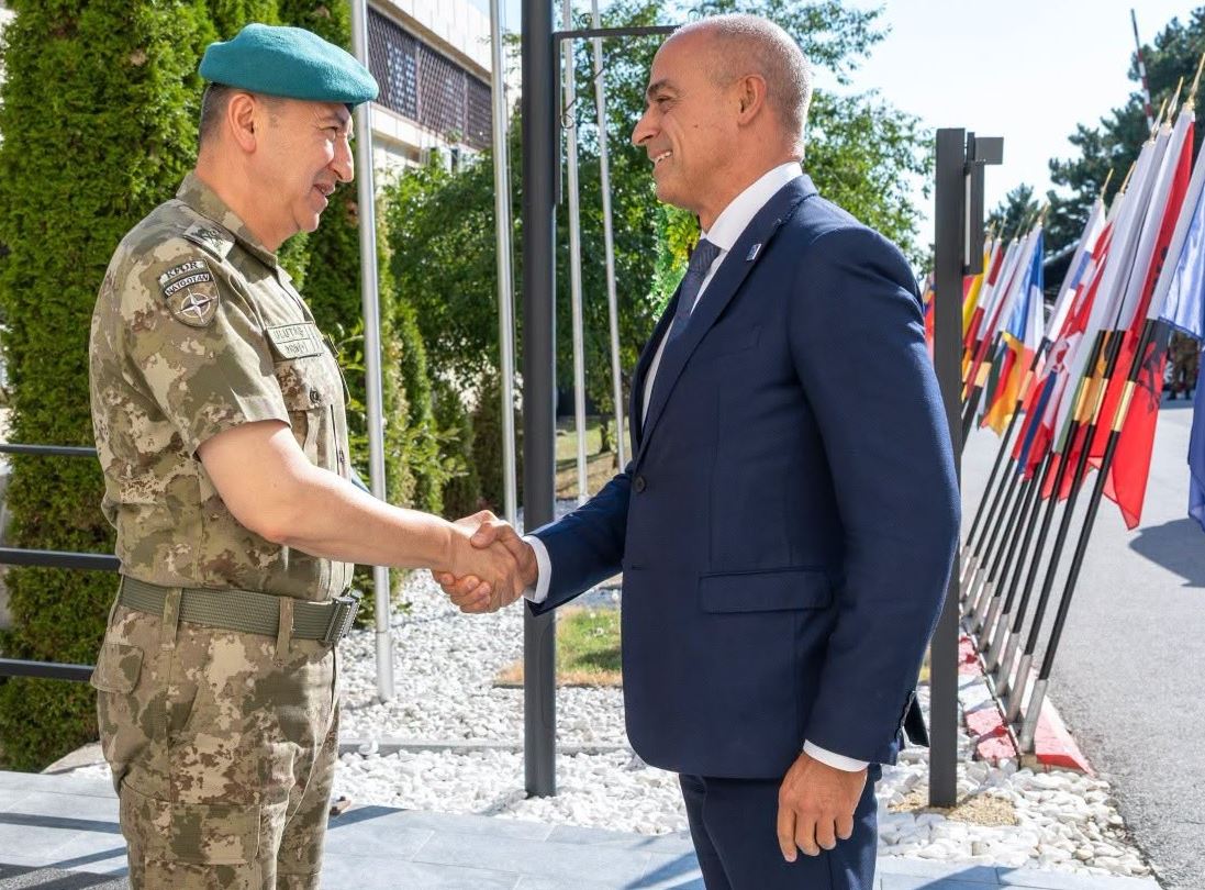 Takimi i lartë i KFOR-it dhe EULEX-it për sigurinë në Kosovë