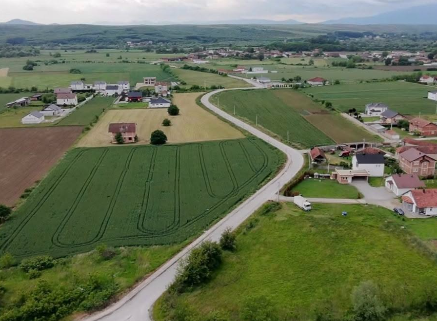 Tragjedia familjare në Poterq të Epërm: Varrimi i 42-vjeçares pas sulmit të vëllait