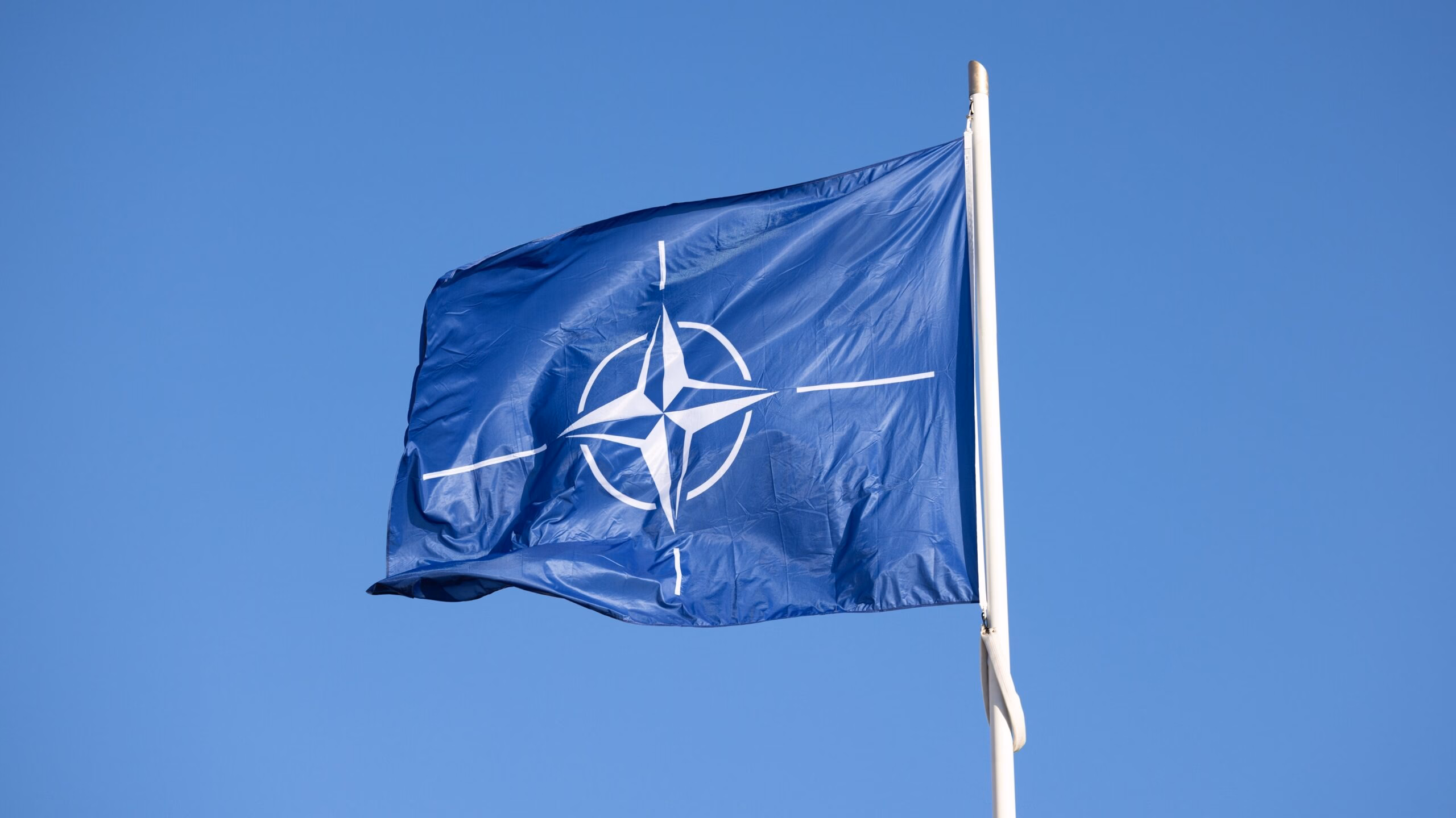NATO përkujton 25-vjetorin e sulmeve të 11 shtatorit me ceremoni solemne në Bruksel