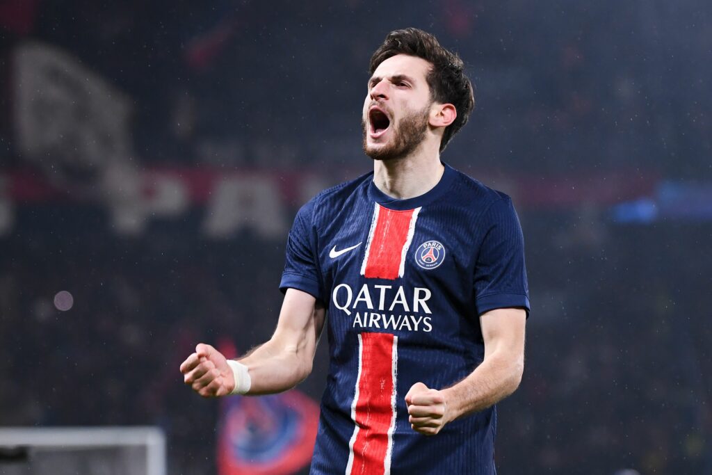PSG përpiqet të sigurojë Kvaratskhelian para Topit të Artë