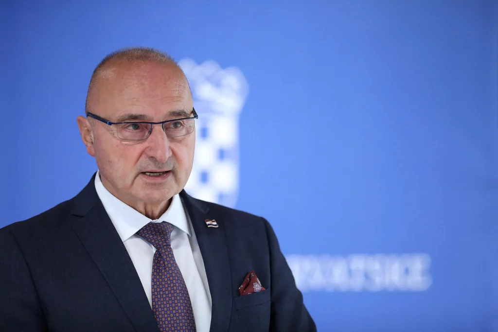Paralajmërimi kroat për ndikimin e varrimit të Mlladiqit në stabilitetin e Ballkanit