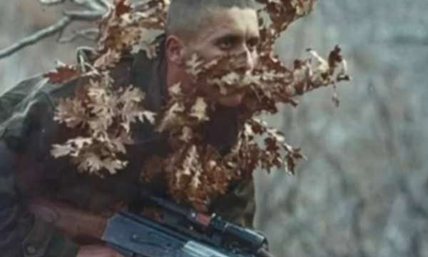 “Ditari i një fotografi të luftës” rikthen kujtimet e UÇK-së në Prishtinë