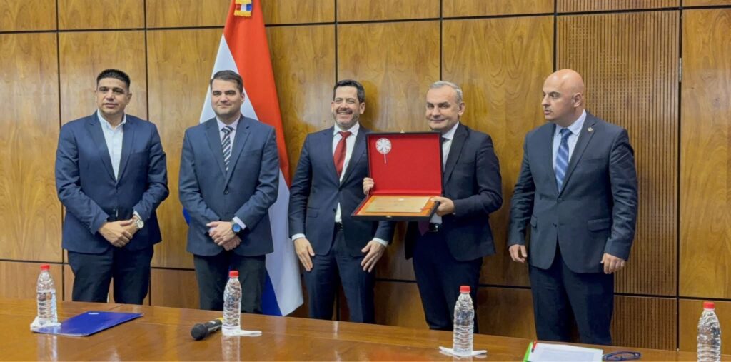 Poeti Lulzim Tafa dhe Mesazhi i Tij për Paqen dhe Kulturën në Parlamentin e Paraguait