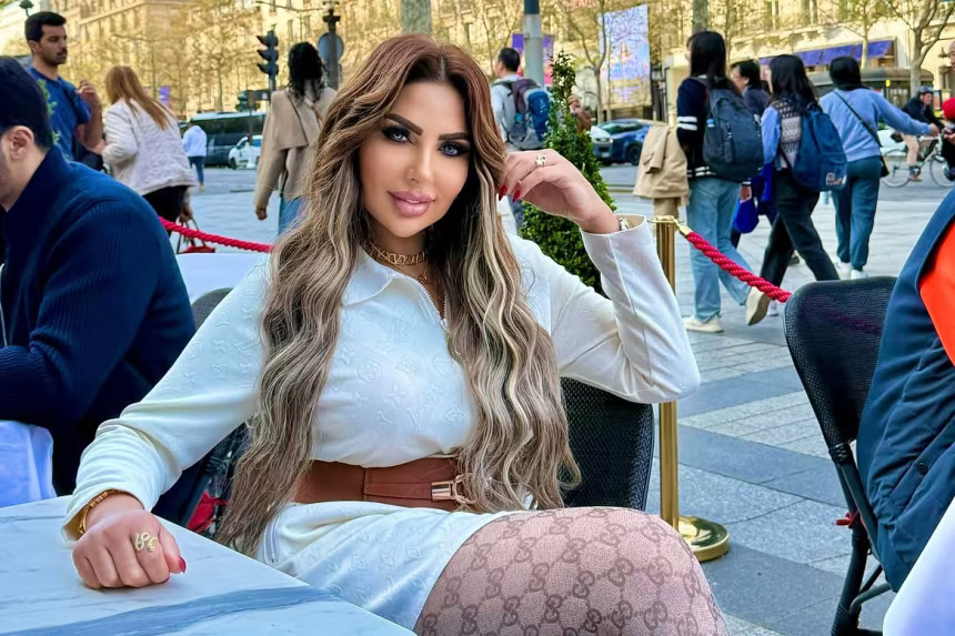 Sarah Khalifa dhe 11 të tjerë janë dënuar me vdekje në Egjipt për pjesëmarrje në bandën kriminale të drogës, ndërsa 9 të pandehur të tjerë morën burgim të përjetshëm dhe 7 u liruan nga akuzat.