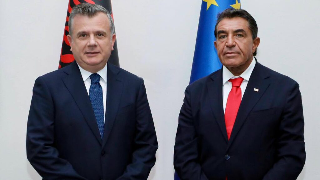 Shqipëria, shembull unik i bashkëjetesës ndërfetare në fokus të takimit me të dërguarin e Trump