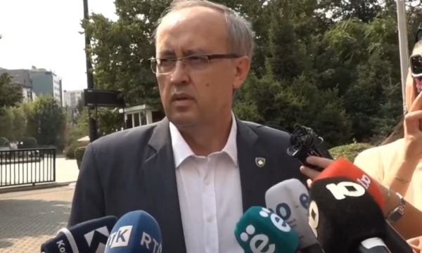 Seanca konstituive në terren jokushtetues, vendimi për hapat e ardhshëm pritet nga LDK