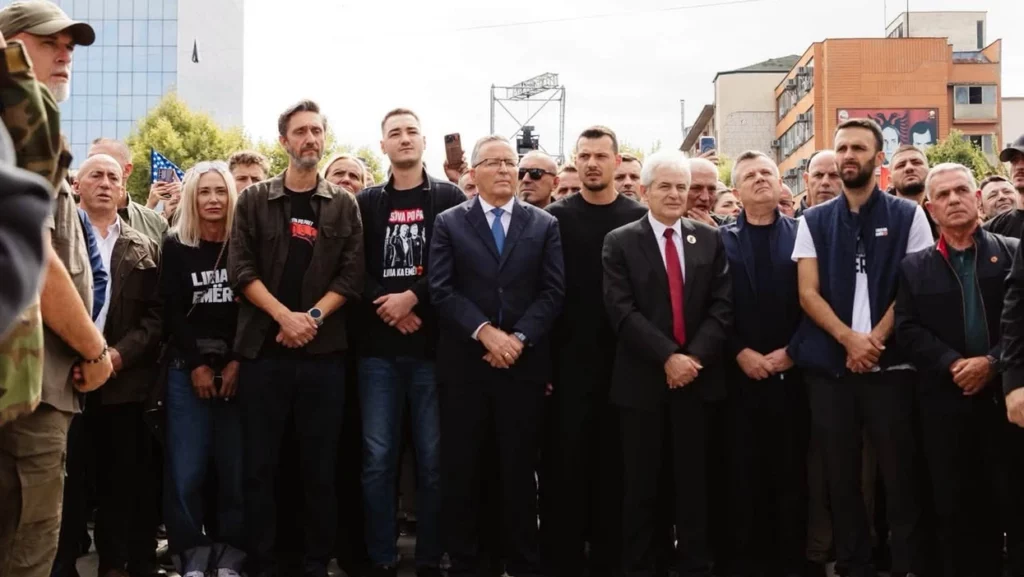 Rreth 100 mijë qytetarë morën pjesë në Marshin për Liri në Prishtinë, duke e bërë atë një nga tubimet më masive të viteve të fundit.