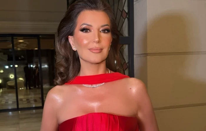 Eleganca e Atifete Jahjagës shkëlqen në dasmën e veçantë