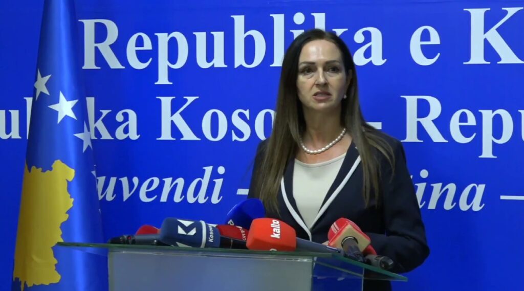 48 deputetë të Lëvizjes Vetëvendosje kanë dorëzuar kërkesën për mbajtjen e seancës së jashtëzakonshme për votimin e Qeverisë së re të Kosovës.