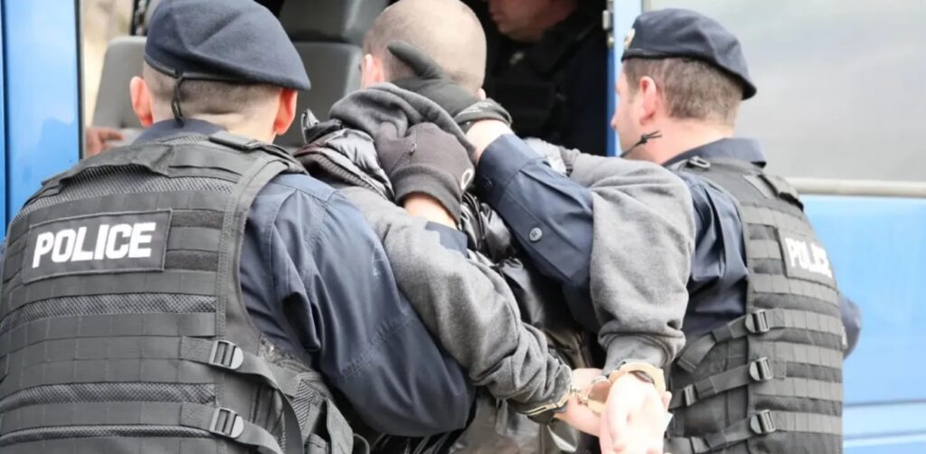 Arrestohet i dyshuari për krime lufte në Zubin Potok, hetimet vazhdojnë