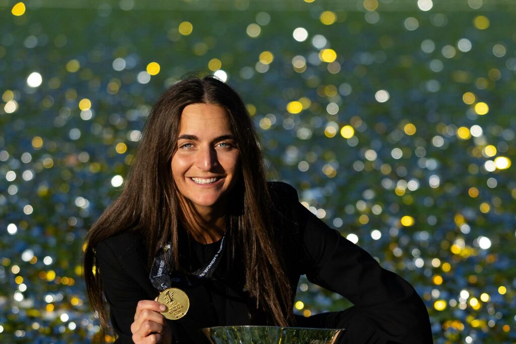 Elena Sadiku është nominuar zyrtarisht për çmimin “Trajnerja e Vitit 2026” në futbollin e femrave nga “Ballon d’Or”.