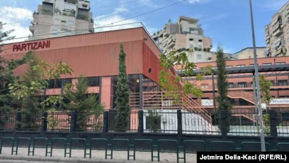 Inteligjenca artificiale në shkollat shqiptare: Siguri apo mbikëqyrje?