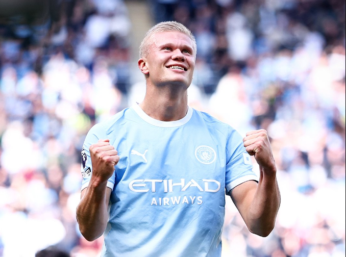 Manchester City shkon në nëntë pikë dhe kryeson tabelën pas fitores 1-0 ndaj Coventryt.