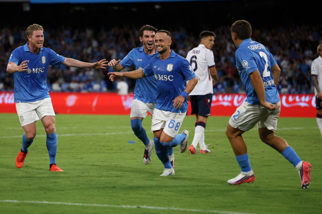 Napoli rikthehet te fitorja me një gol të Lobotkës ndaj Bolognas