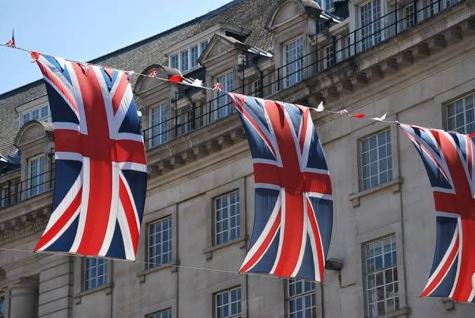 Deputetët britanikë kërkojnë ligj të ri për rregullimin e inteligjencës artificiale
