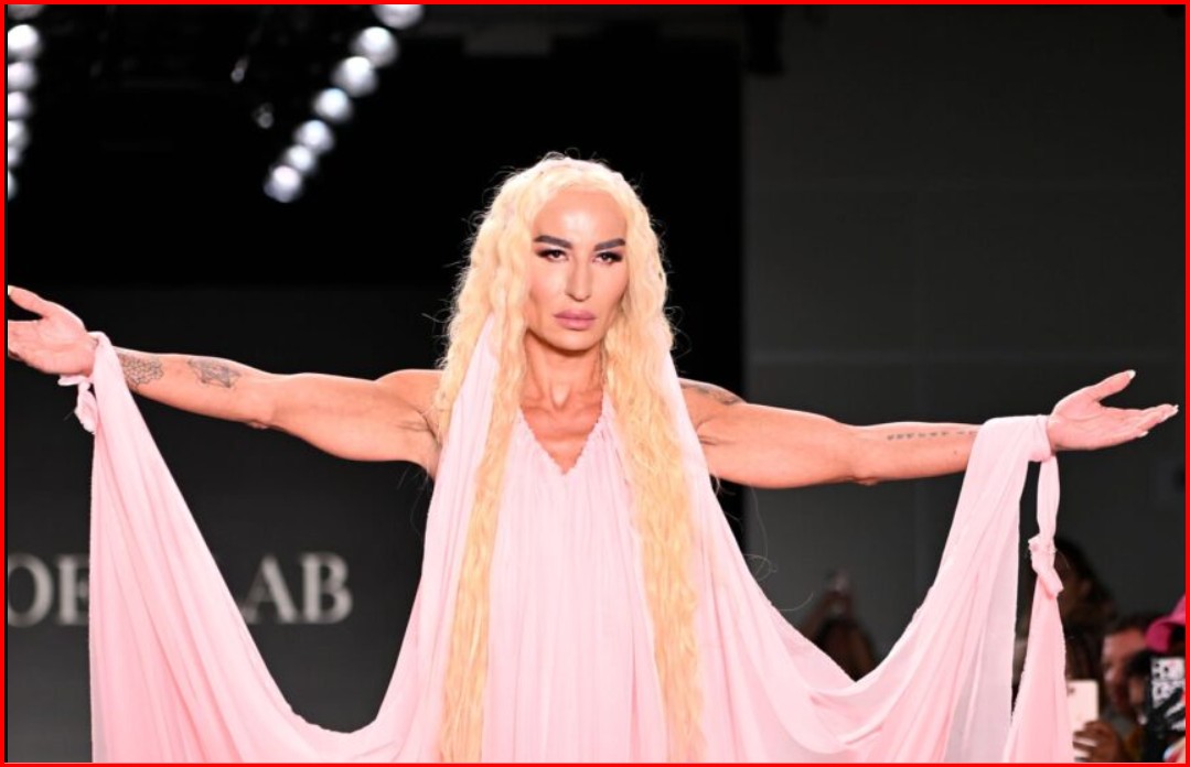 Parashqevi Simaku dhe moda shqiptare pushtojnë New York Fashion Week