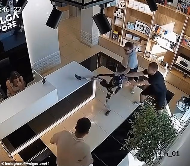 Kur robotët humanoidë reagojnë: nga shakatë në sulm