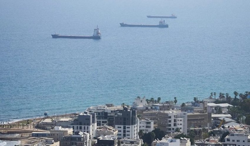 Izraeli ndalon shkarkimin e anijes me drithëra të dyshuara të vjedhura nga Ukraina