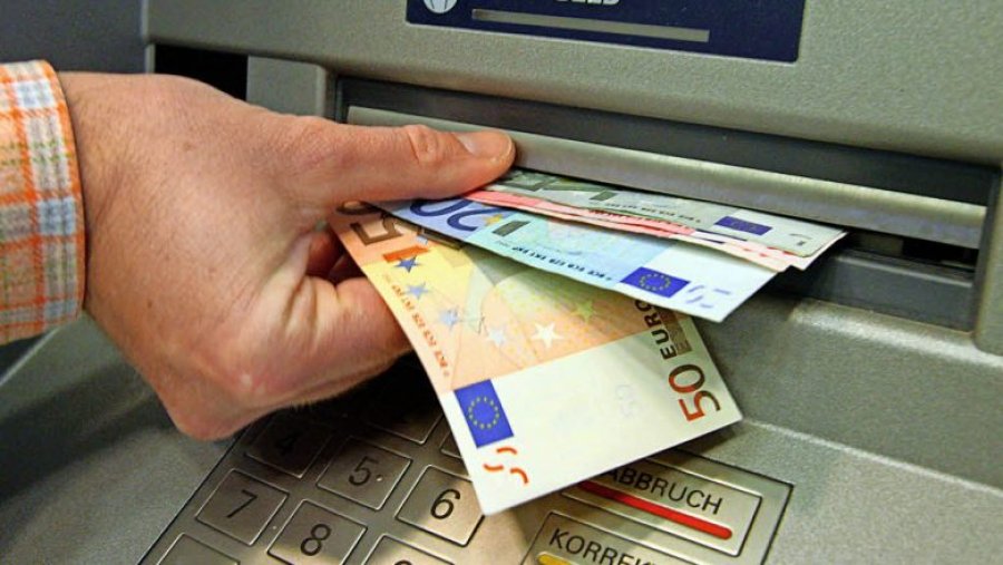 Punëtorët e sektorit privat kërkojnë pagë minimale prej 600 eurosh në Ditën e Punëtorëve