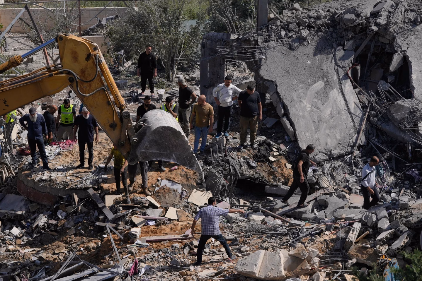 Sulmet izraelite në Liban vazhdojnë pavarësisht armëpushimit dhe shkaktojnë viktima