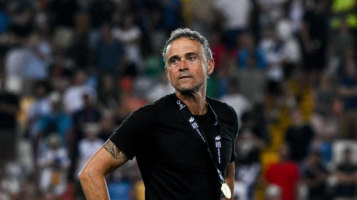 Reagimi emocionues i Luis Enriques pas fitores së Barcelonës në El Clasico