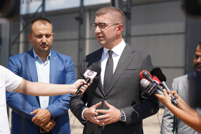 Mickoski njofton fillimin e tenderit për gazsjellësin me Serbinë këtë javë si pjesë e prioritetit për Korridoret 8 dhe 10.