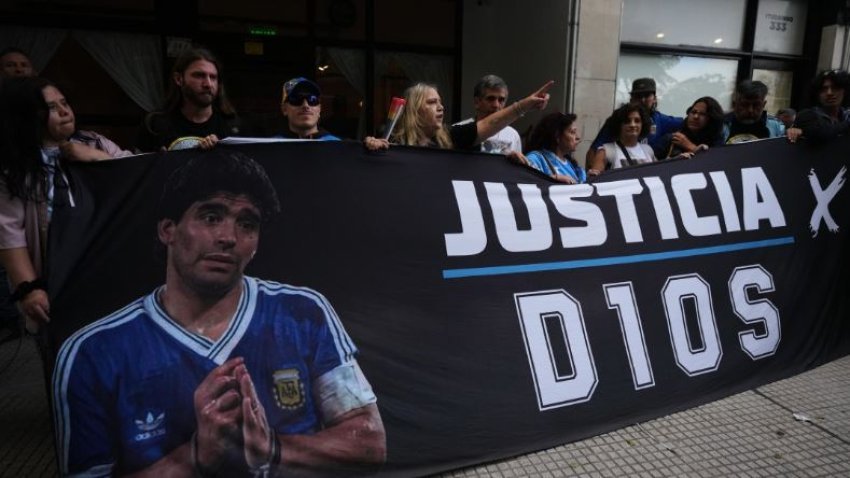 Nis gjyqi i ri për mjekët e Maradonës, akuzohen për vrasje nga pakujdesia