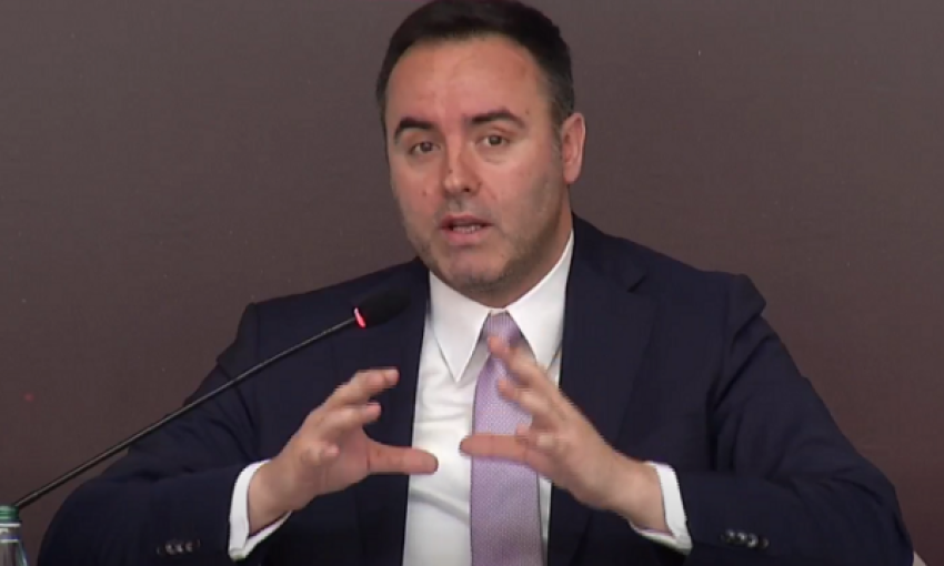 Konjufca propozon dërgimin e mësimdhënësve për shkollat shqipe në mërgatë