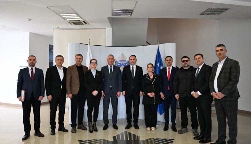 Komisioni i Kuvendit viziton AKI-në për mbikëqyrje dhe transparencë