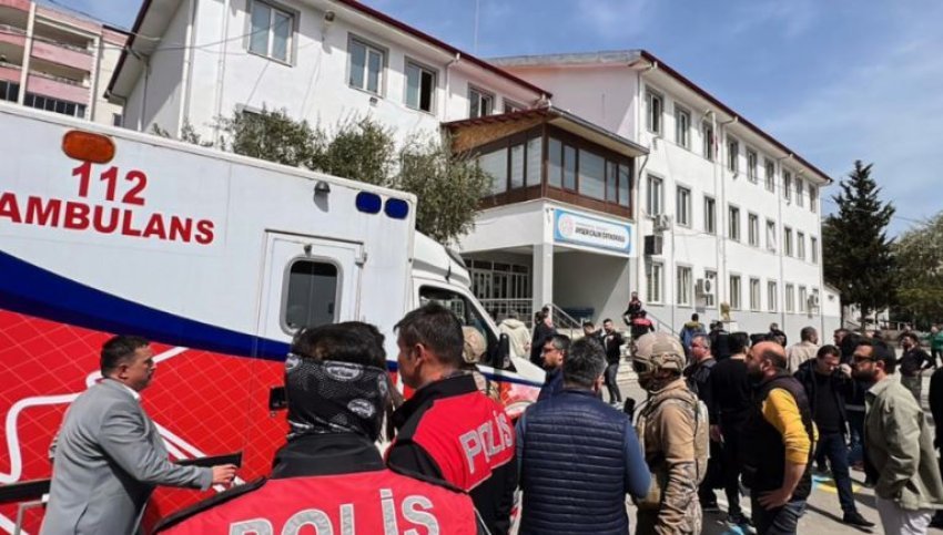 Arrin në nëntë numri i viktimave dhe 13 të plagosur nga sulmi me armë në shkollën në Kahramanmaraş, Turqi.