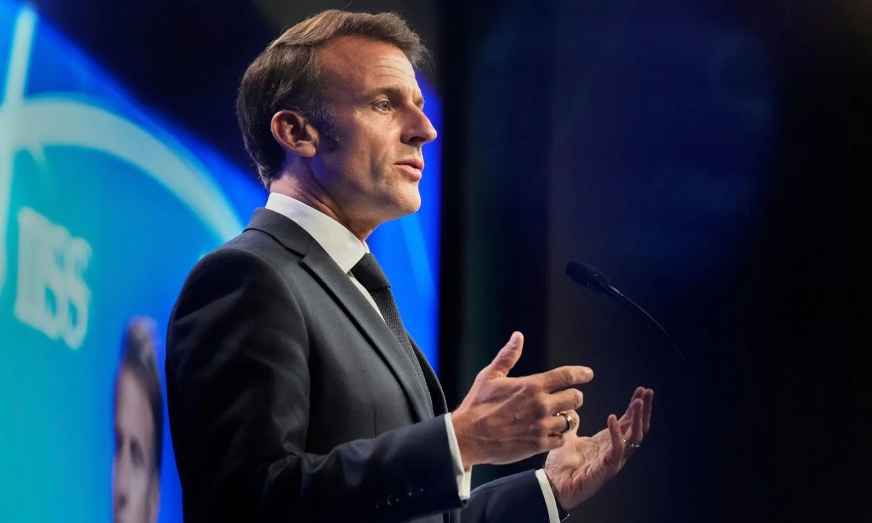 Macron kërkon rifillimin e bisedimeve SHBA–Iran për të shmangur përshkallëzimin