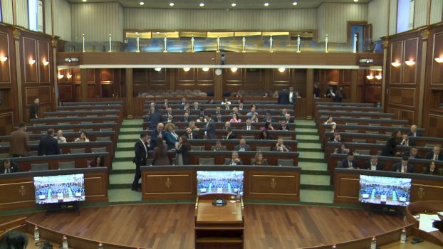 Me 63 vota për dhe 19 kundër, Kuvendi miraton në parim projektligjin për masat e përkohshme të produkteve bazë.